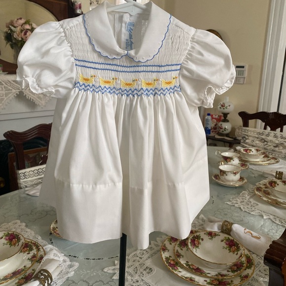 A Little Angel Vintage Infant Girls Smocked Dress size 24 months - Picture 4 of 16